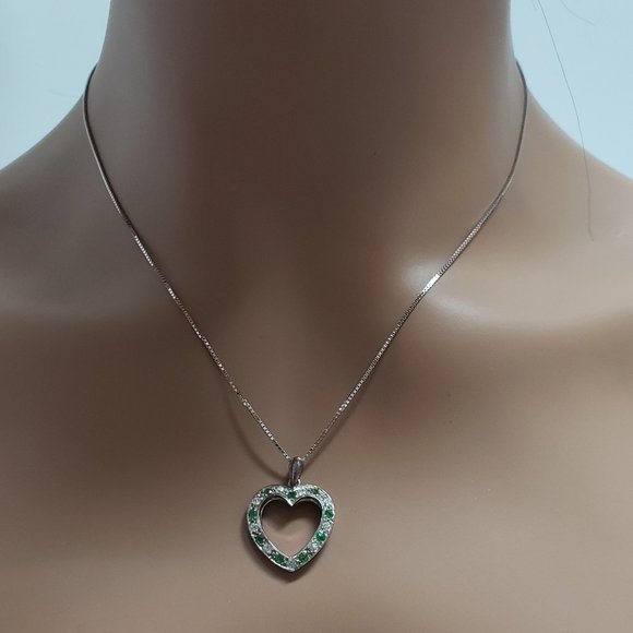 Heart Shape Pendant Necklace in 925 Silver - Picture 1 of 4